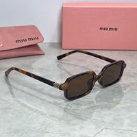 Óculos de Sol Feminino Pequeno Miu